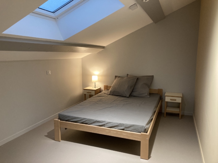 Chambre triple 13m2 - 1 lit double 140x200cm + 1 lit simple 90x200cm