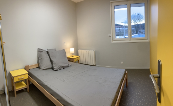 Chambre double 9,3m2 - 1 lit double 140x200cm